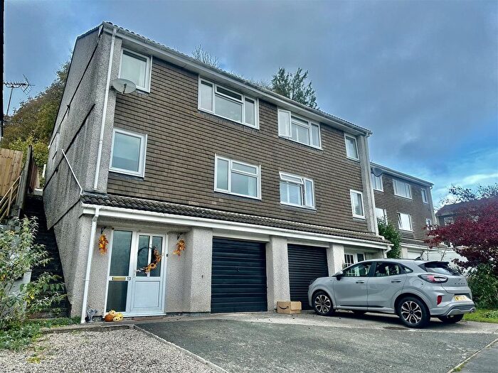 3 Bedroom Property To Rent In Buddle Close, Tavistock, PL19