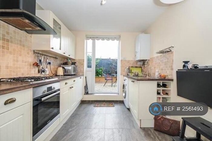 2 Bedroom Flat To Rent In Garlies Road, London, SE23