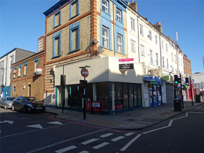 2 Bedroom Flat To Rent In Seven Sisters Road, Finsbury Park, London, N4