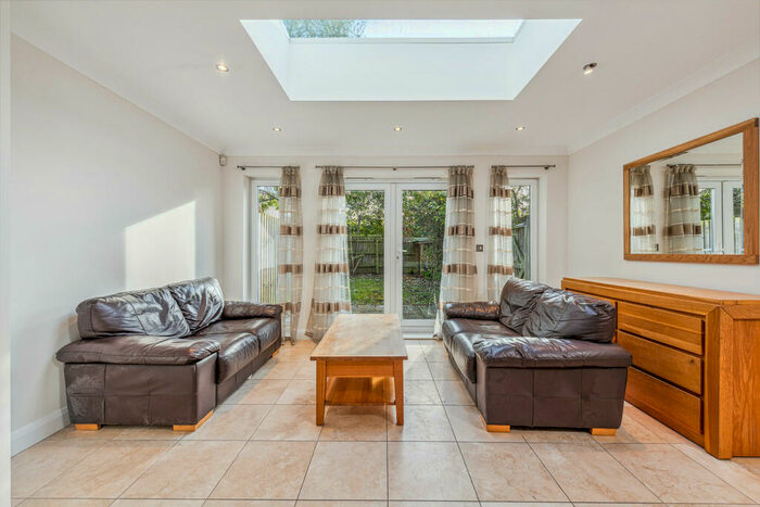 4 Bedroom Semi-Detached House To Rent In Old Road, Headington, OX3