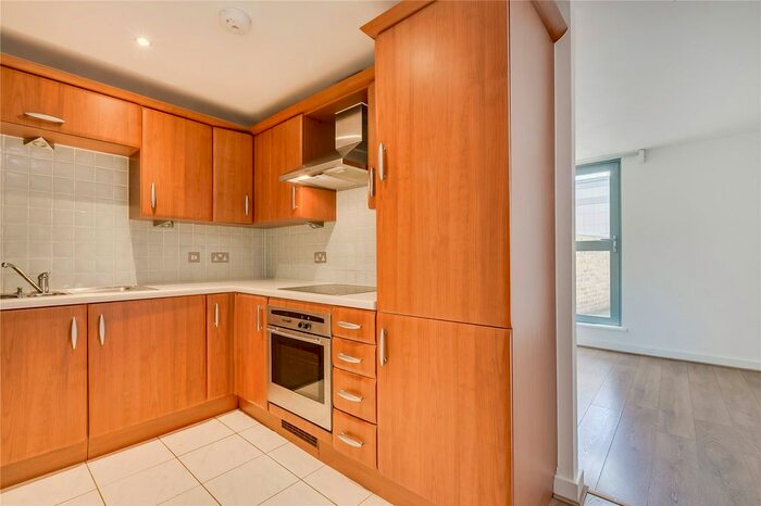 Studio To Rent In Gateway House, A Balham Hill, London, SW12