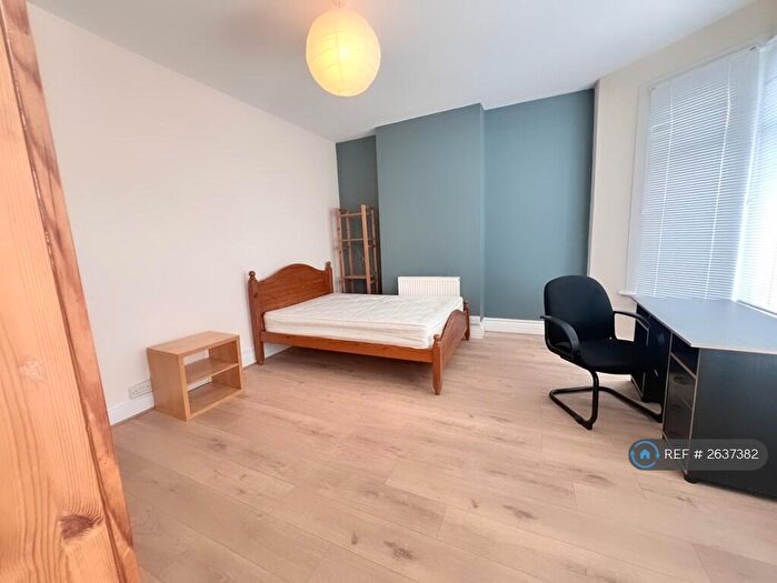 5 Bedroom Terraced House To Rent In Edington Avenue, Cardiff, CF14