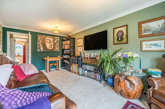 2 Bedroom Flat For Sale In Pebble Court, Paignton, Torbay, TQ4