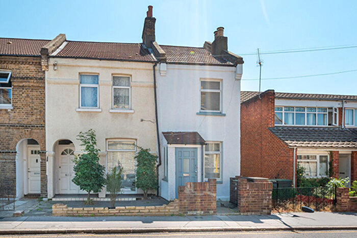 2 Bedroom House For Sale In Coventry Road, South Norwood, London, SE25