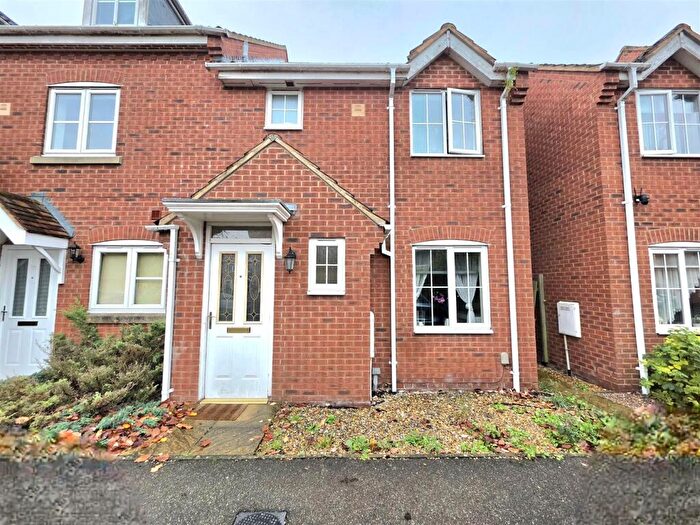 3 Bedroom End Of Terrace House For Sale In Juniper Crescent, Spalding, PE12