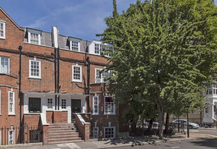 2 Bedroom Flat To Rent In Gunterstone Road, London, W14