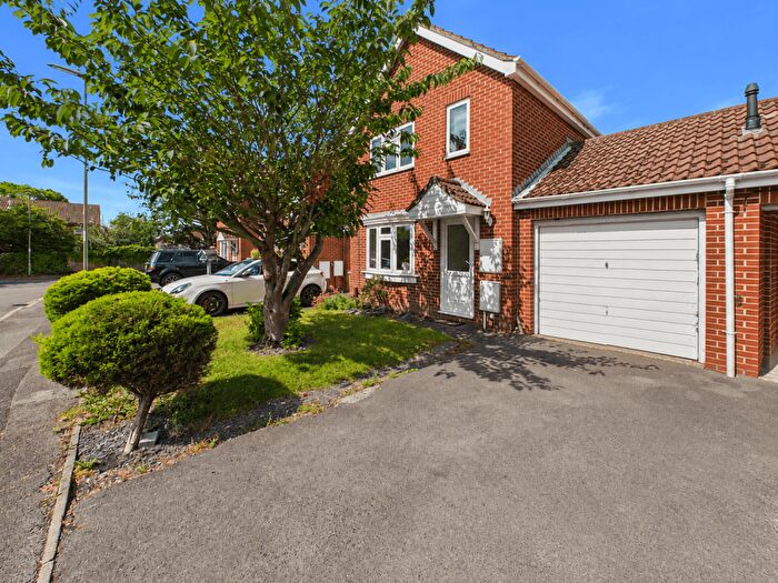 3 Bedroom Detached House For Sale In Pennycress, Locks Heath, SO31