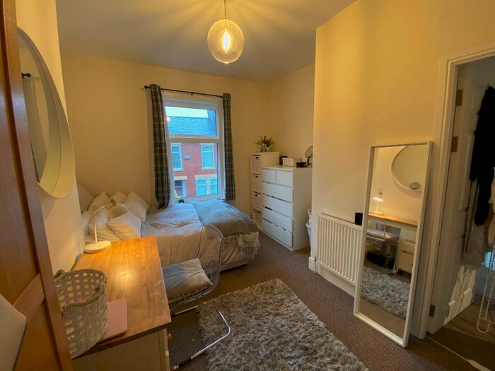5 Bedroom Terraced House To Rent In Mabfield Road, Fallowfield, Manchester, M14