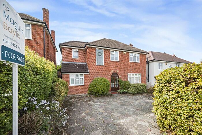 4 Bedroom Detached House For Sale In Woodlea Drive, Bromley, BR2