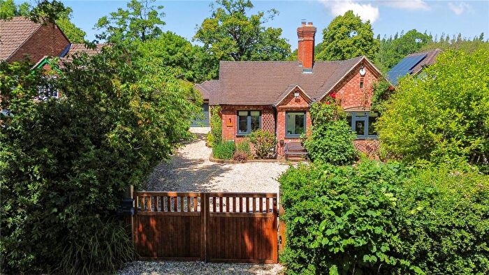 4 Bedroom Detached House For Sale In The Village, Finchampstead, Wokingham, Berkshire, RG40