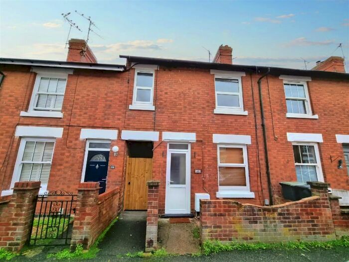 3 Bedroom Terraced House To Rent In Grove Street, Rushden, Northants, NN10