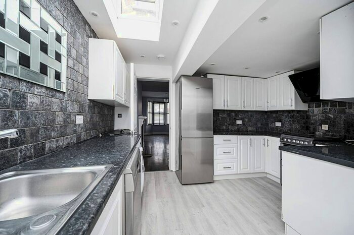 2 Bedroom Property To Rent In Faringford Road, Stratford, London, E15