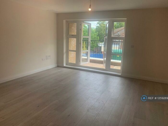 1 Bedroom Flat To Rent In Amber Place, Maidenhead, SL6