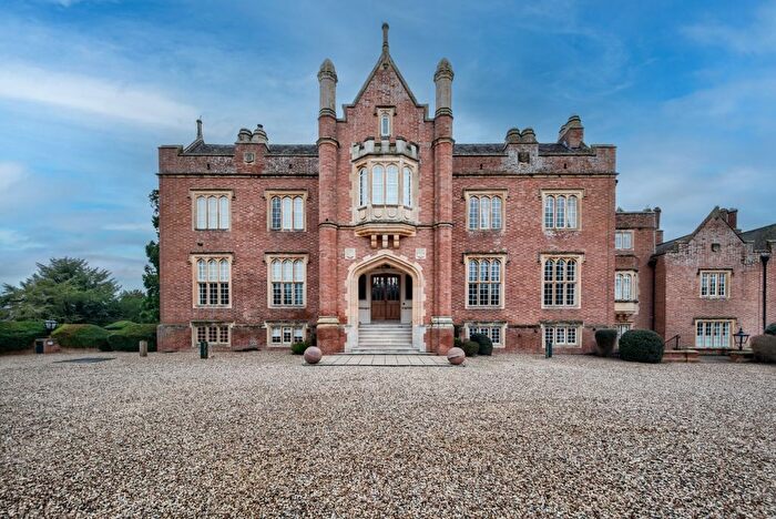 2 Bedroom Flat For Sale In Goldicote Hall, Goldicote, CV37