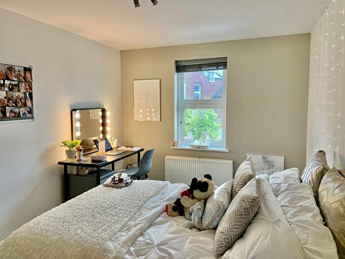 6 Bedroom House To Rent In C Crookes Road, Sheffield, S10