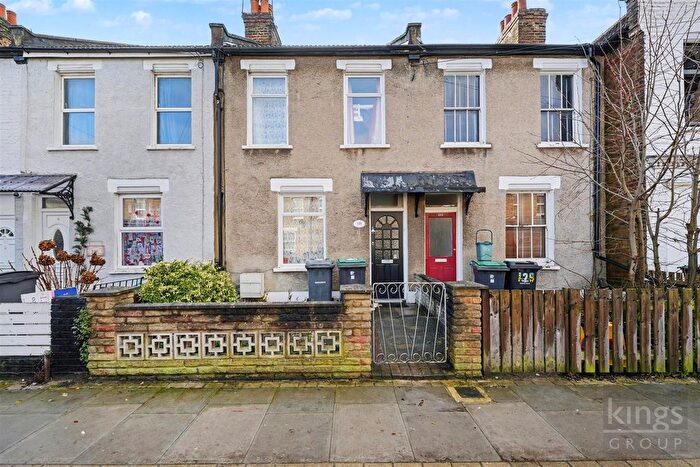 2 Bedroom Property For Sale In Poynton Road, London, N17