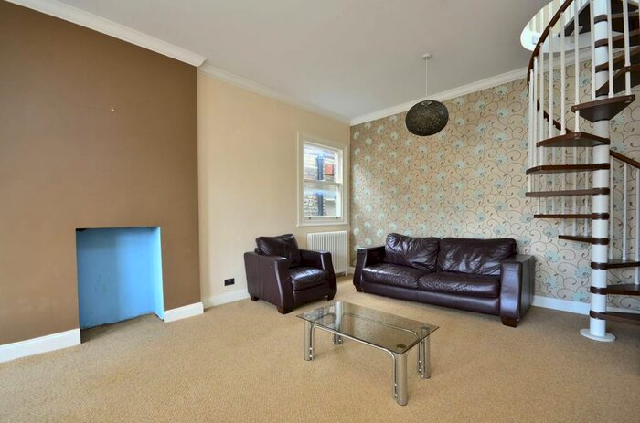 3 Bedroom Maisonette To Rent In Fordwych Road, West Hampstead, London, NW2