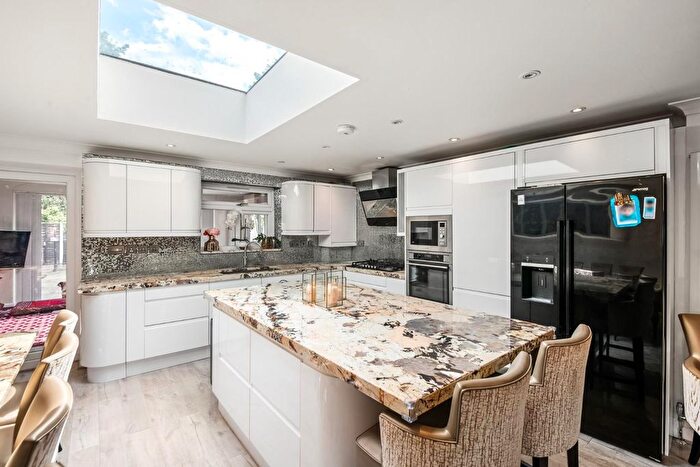 3 Bedroom Terraced House For Sale In Larch Crescent, Hayes, UB4