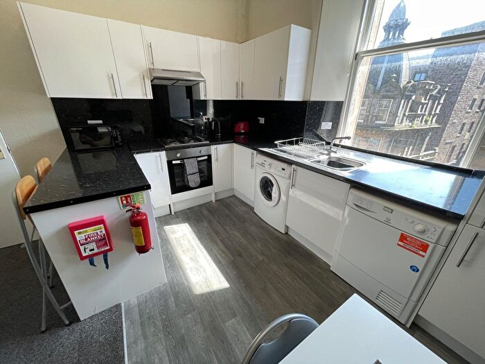 3 Bedroom Flat To Rent In Commercial Street, Dundee, Angus, DD1