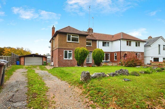 3 Bedroom Semi Detached House For Sale In St. Albans Road, Sandridge, St. Albans, AL4