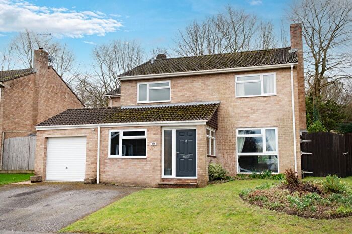 4 Bedroom Detached House For Sale In Beech Close, Thruxton, SP11