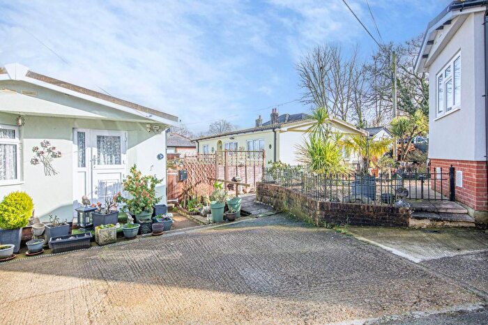 2 Bedroom Mobile/park Home For Sale In Hill View Manor Park, Winchester Road, Fair Oak, Eastleigh, SO50