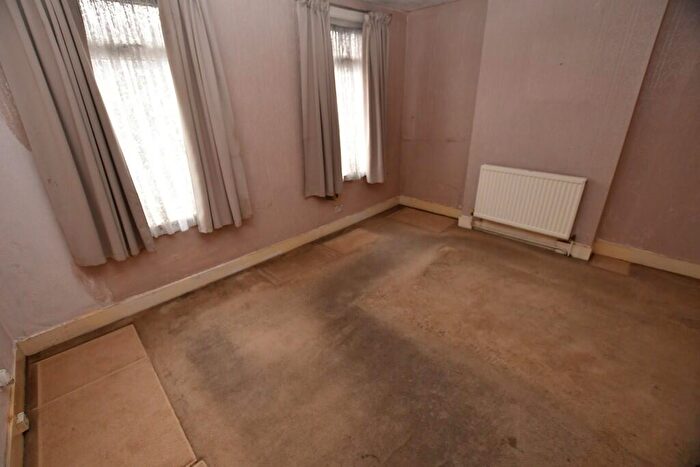 3 Bedroom Terraced House For Sale In Northcote Road, Croydon, Surrey, CR0