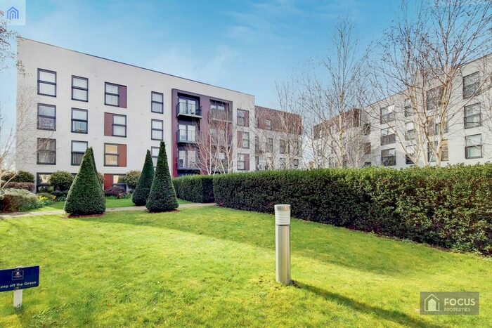 3 Bedroom Flat To Rent In Unwin Way, Stanmore, HA7
