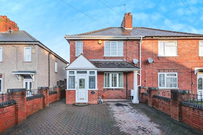 2 Bedroom Semi Detached House For Sale In Meadow Walk, Cradley Heath, B64