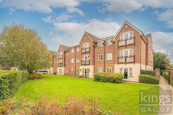 1 Bedroom Flat To Rent In Pemberton Court, Southbury Road, EN1