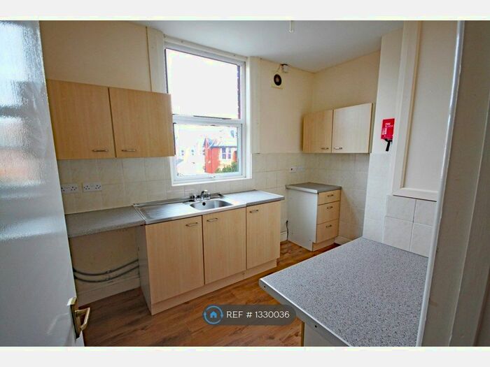 2 Bedroom Flat To Rent In Grove Road, Burnham-On-Sea, TA8
