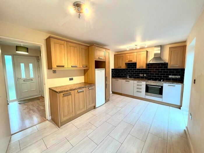 3 Bedroom End Of Terrace House To Rent In Bywood, Bracknell RG12