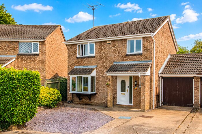 4 Bedroom Link Detached House For Sale In Wentworth Avenue, Wellingborough, NN8