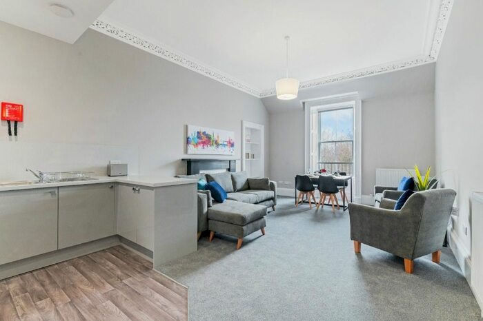 4 Bedroom Flat To Rent In Inverleith Row, Inverleith, Edinburgh EH3