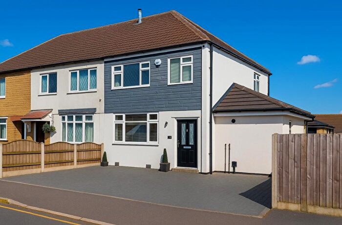 3 Bedroom Semi Detached House For Sale In Field End Road, Leeds, LS15