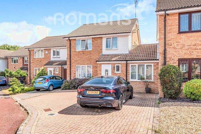 4 Bedroom Link Detached House To Rent In Sage Close, Earley, Reading, RG6