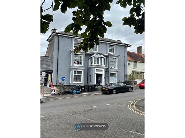 2 Bedroom Flat To Rent In Lambrook House, Wincanton, BA9