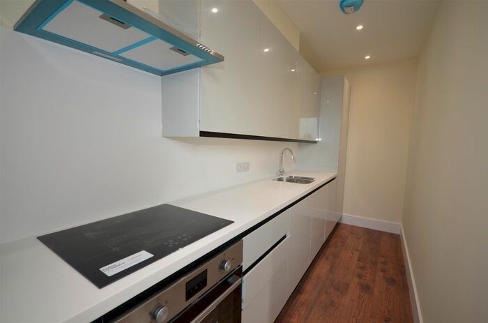1 Bedroom Flat To Rent In High Road, London, N2