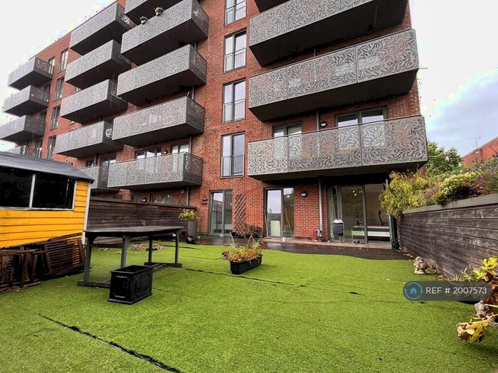 3 Bedroom Flat To Rent In Charford Road, London, E16