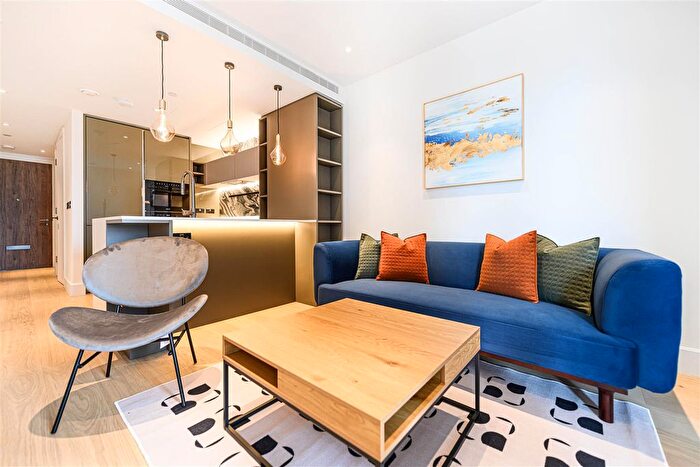 2 Bedroom Flat To Rent In Cascade Apartments, Cascade Way, London, W12