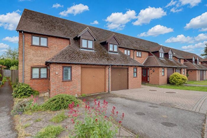 4 Bedroom End Of Terrace House For Sale In Jasmine Crescent, Princes Risborough, Buckinghamshire, HP27
