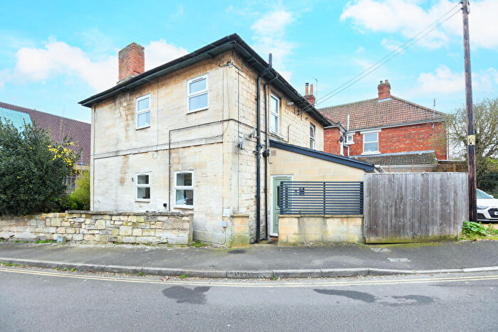 1 Bedroom Flat For Sale In Wingfield Road, Trowbridge, BA14