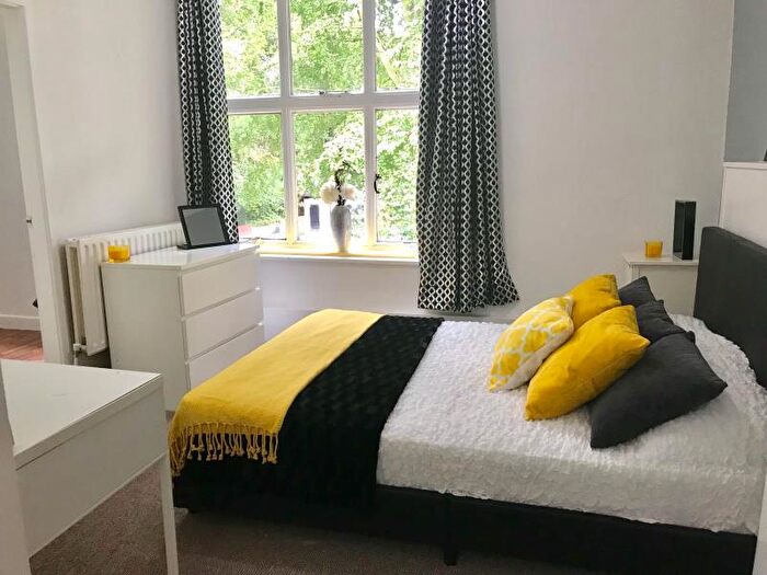 11 Bedroom Detached House To Rent In Rosehurst, LS6