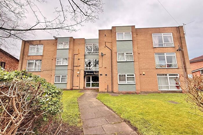 2 Bedroom Apartment To Rent In Circular Road, Manchester, M20