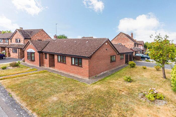 4 Bedroom Detached Bungalow For Sale In Barleyfields, Didcot, OX11