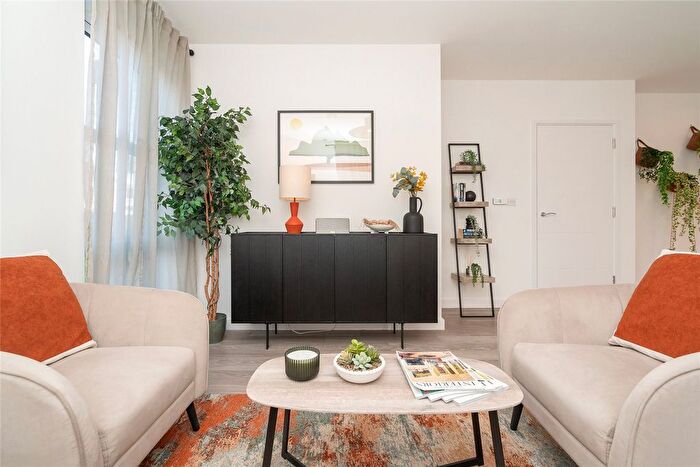 1 Bedroom Flat For Sale In Flat Parkside, St Albans Road, Watford, WD25