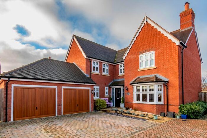 4 Bedroom Detached House For Sale In Broadwater Place, Wantage, OX12