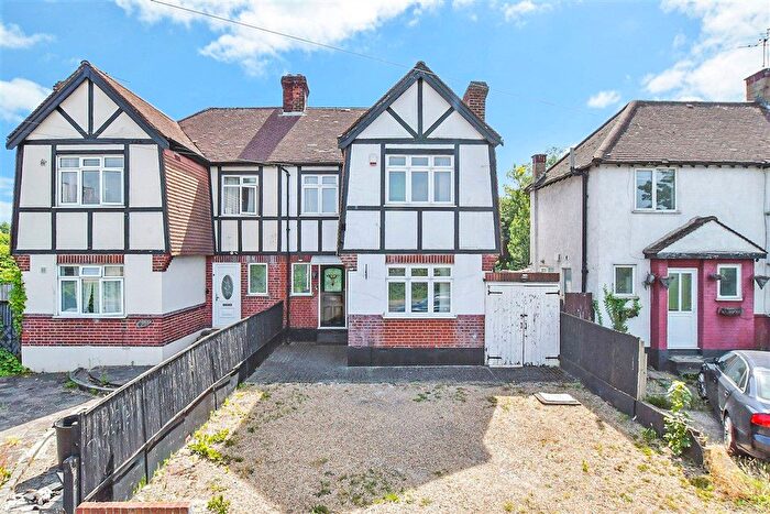 3 Bedroom Semi-Detached House For Sale In Chigwell Road, Woodford Green, Essex, IG8