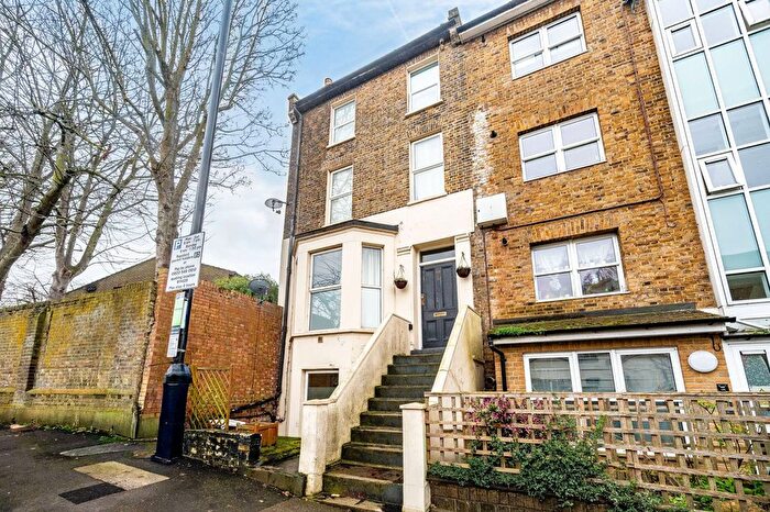 1 Bedroom Maisonette For Sale In Limes Grove, Lewisham, London, SE13
