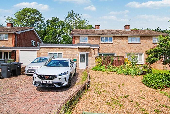 6 Bedroom House For Sale In Applegarth Avenue, Guildford, GU2
